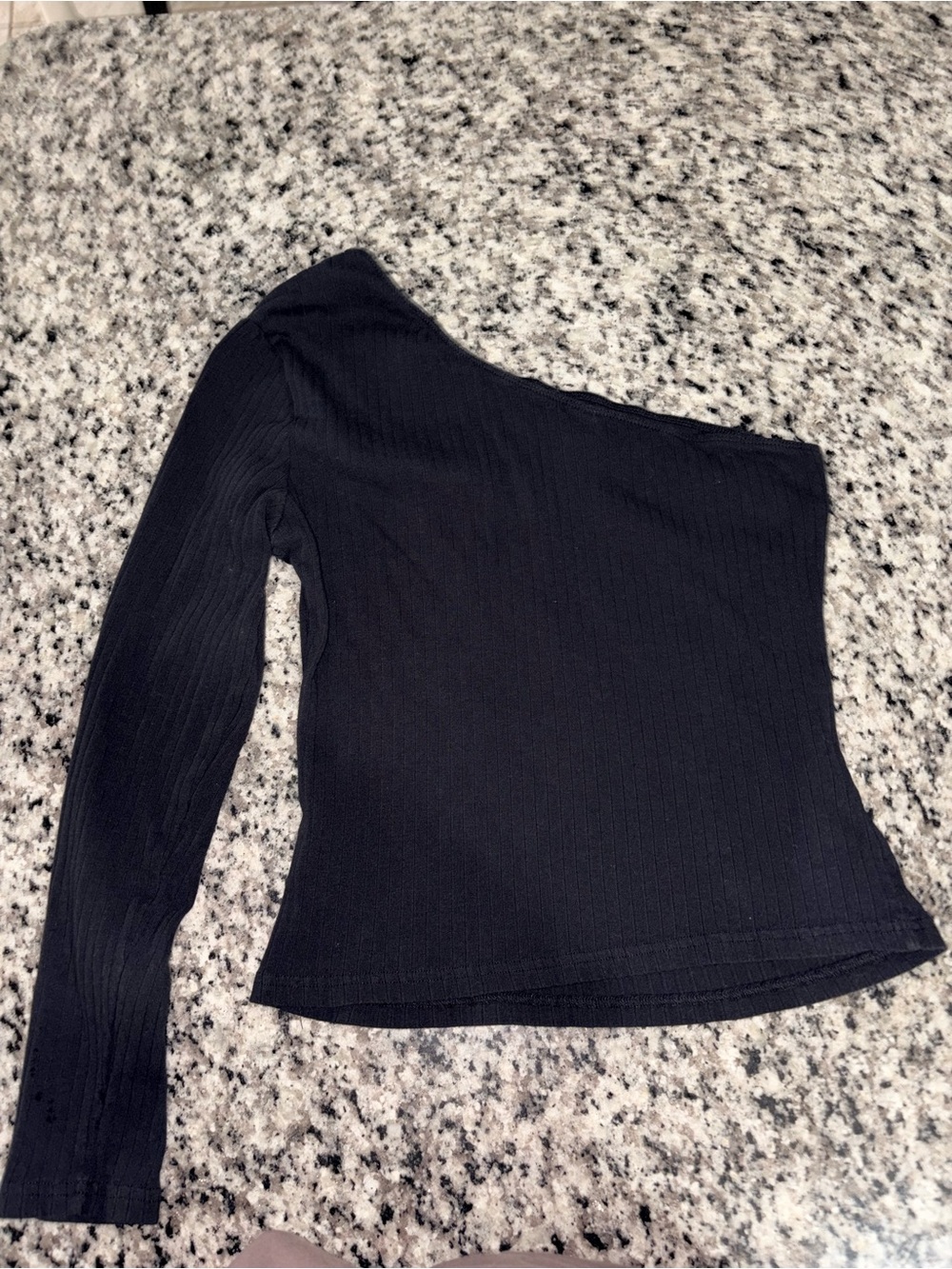 Asymmetric One-Shoulder Black Ribbed Top - Picture 2 of 2
